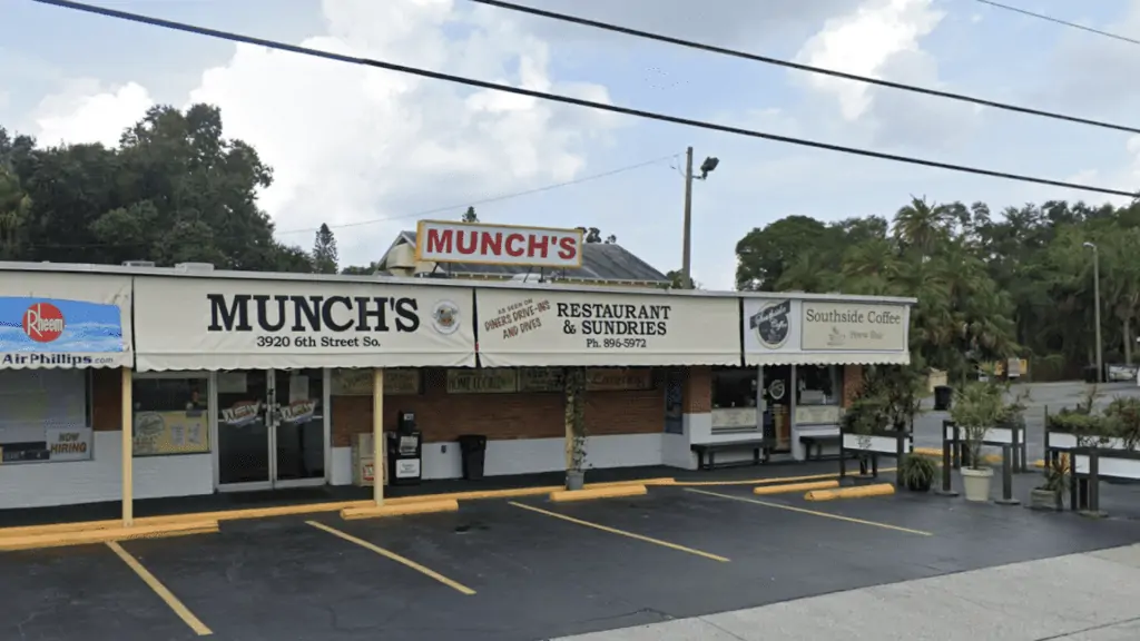 Exterior of a breakfast restaurant named Munch's