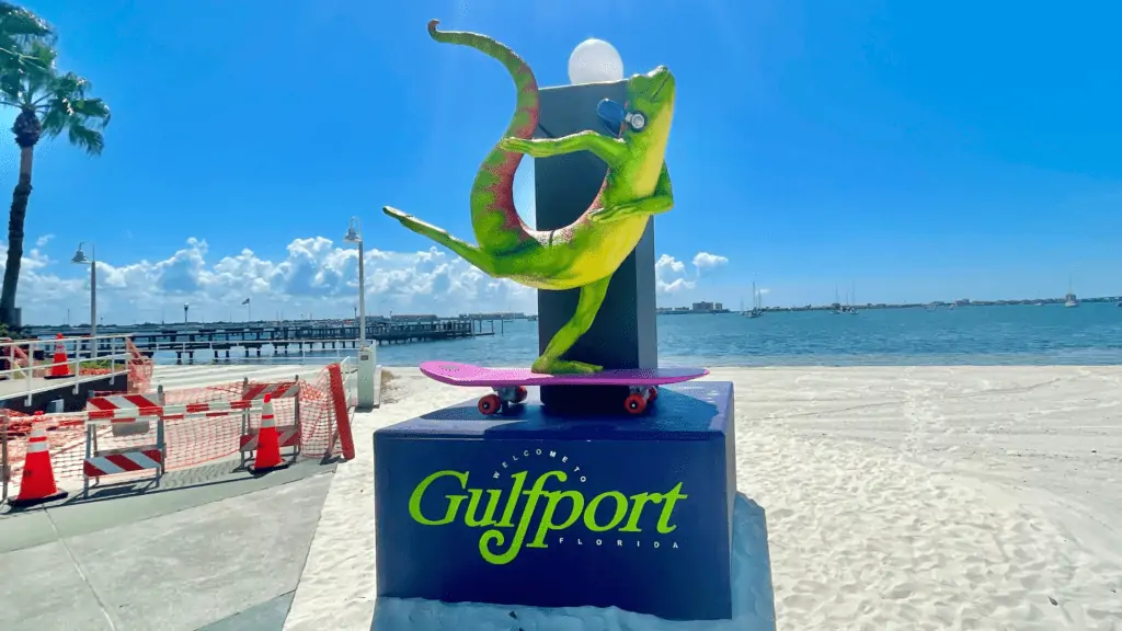 The gecko statue on the beach in Gulfport