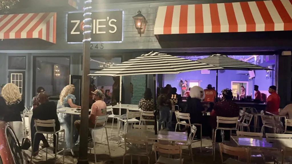 The exterior of Zoie's