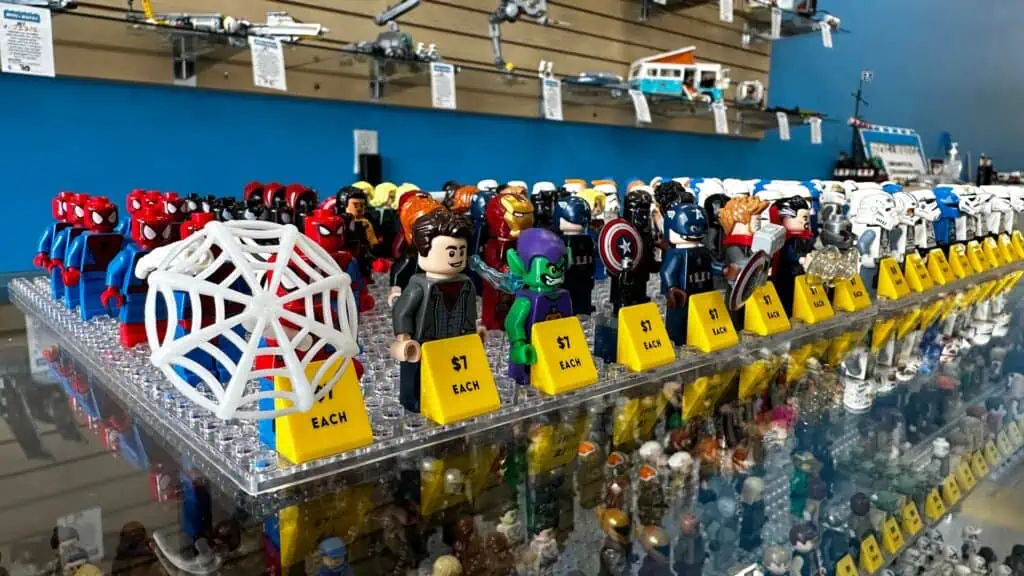 lego mini figures of MARVEL Comics super heroes 