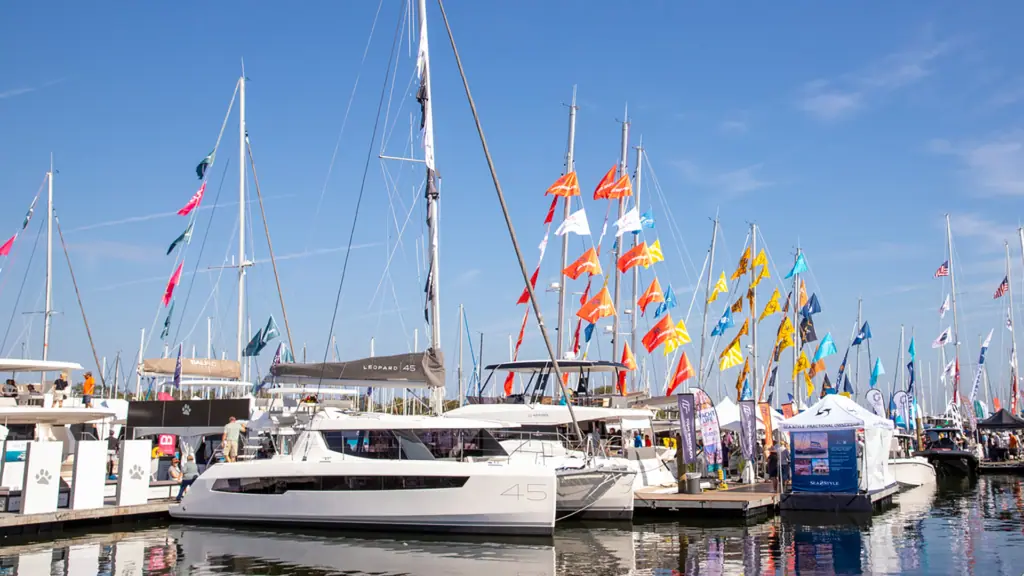 a sail boat displayed in the water