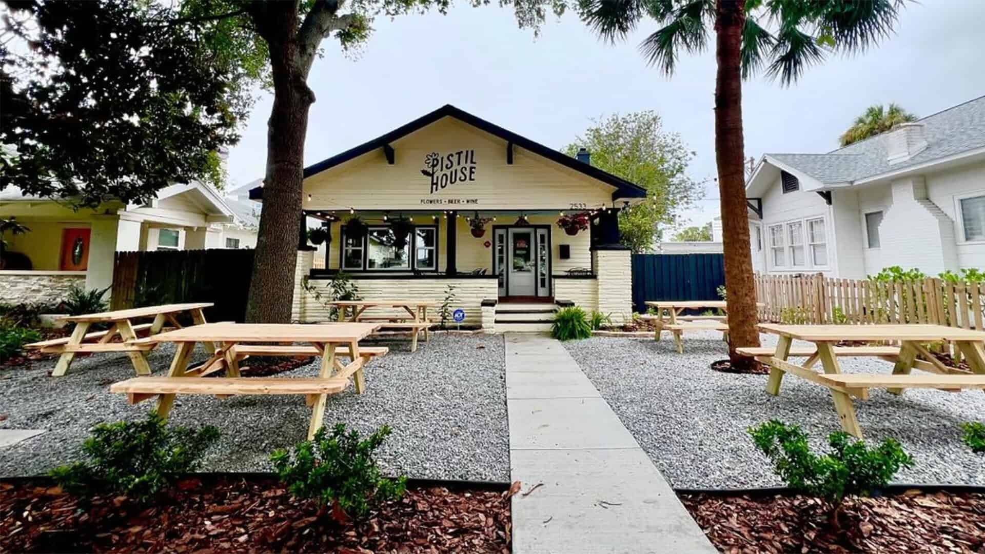 Pistil House, a wine and flower bar, opens in St. Pete - I Love the Burg