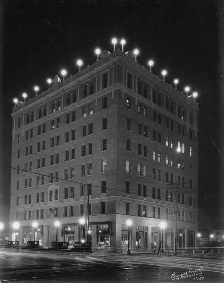 Black and white photo of the Florida Power Building in St. Petersburg in the 1920s at night.