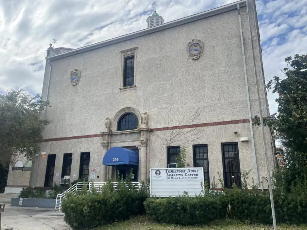 Modern color photo of the 1924 Junior High School building.