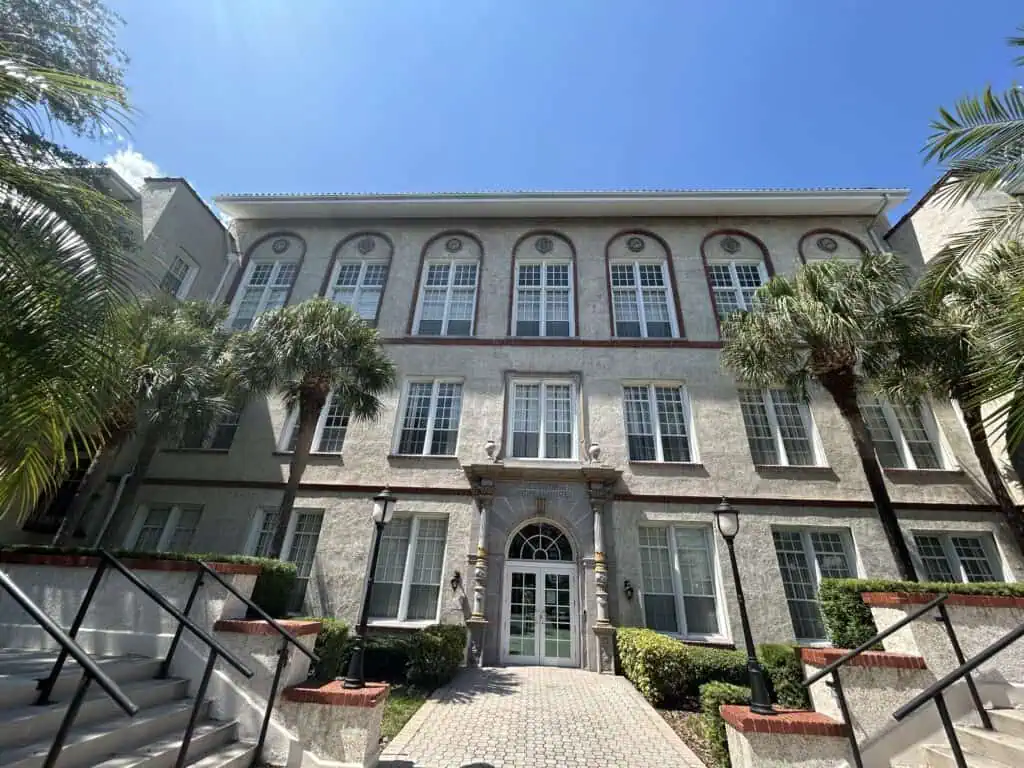 Modern photo of the 1919 St. Petersburg High School building.