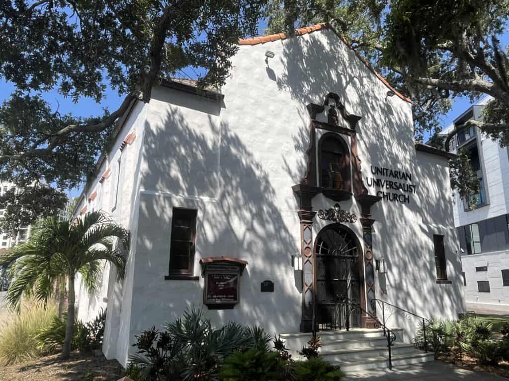 Modern color photo of the 1929 Unitarian Universalist church. 