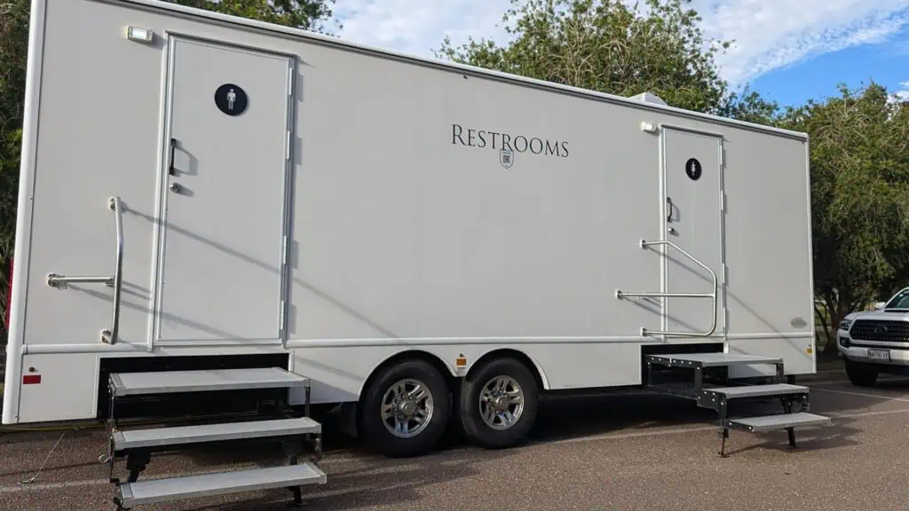 mobile restrooms in st pete