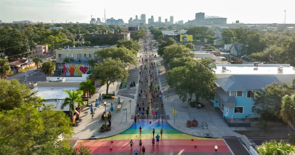 People running a race