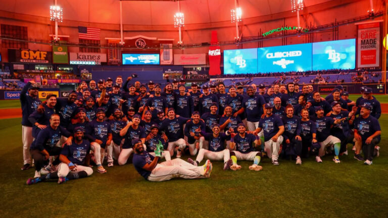 Tampa Bay rays baseball players posing on the field